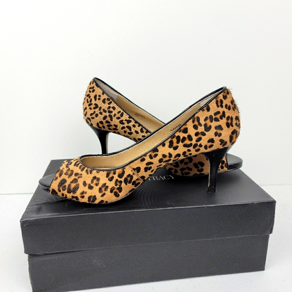 Ellen Tracy Leopard Fur Open Toe Heels - Picture 5 of 8